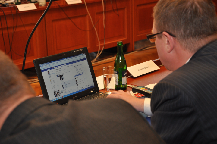 Václavík, Kittner chat na Facebooku